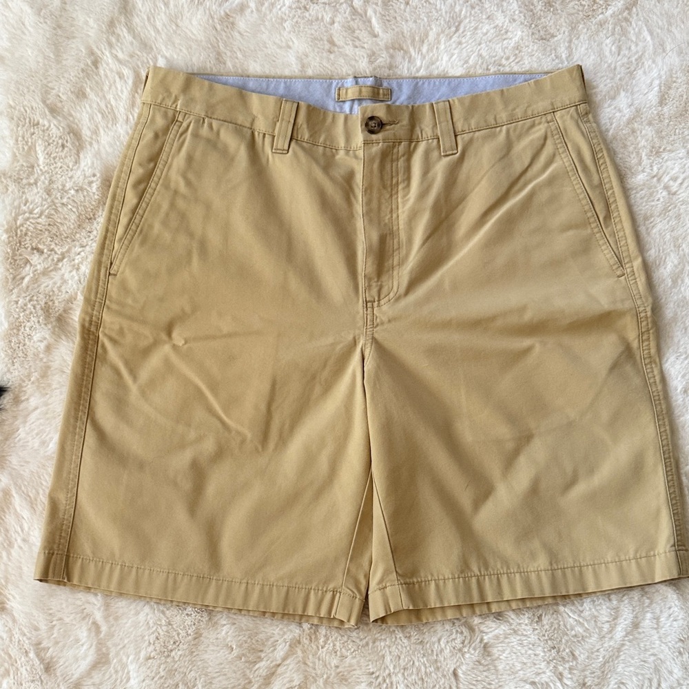 L.L. Bean Men's Khaki Size 34 Classic Fit Flat Front Shorts